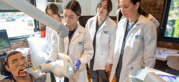 ACI Medical & Dental School | What Does A Dental Assistant Schedule Look Like?